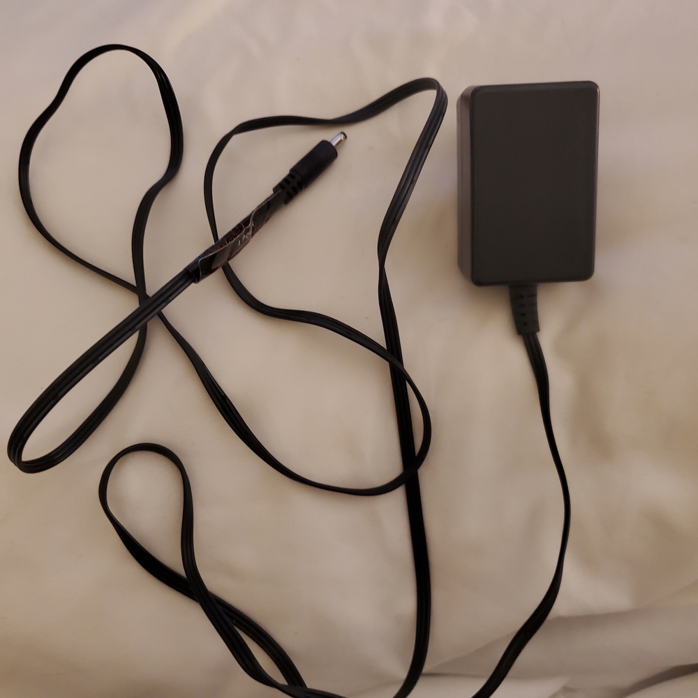 Black Power Adapter - Picture 5 of 8